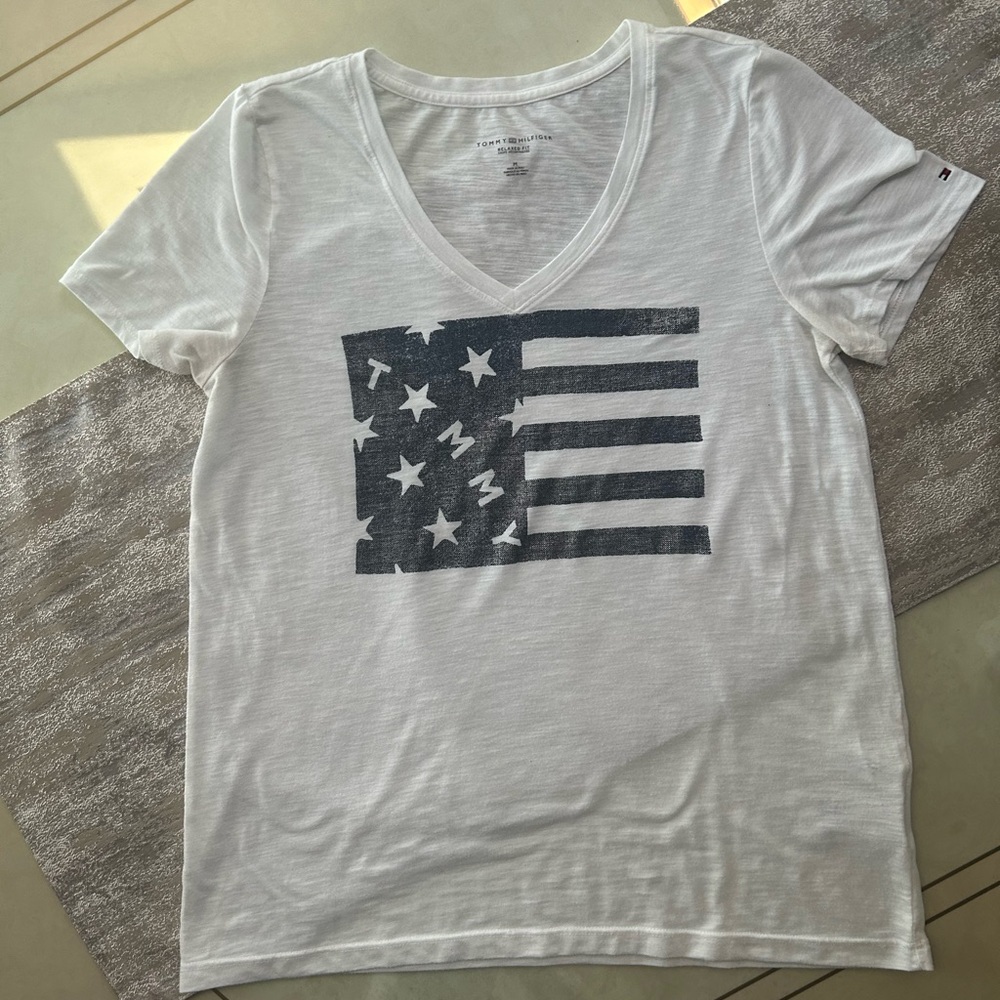 Tommy Hilfiger Women’s Tshirt - Picture 7 of 16